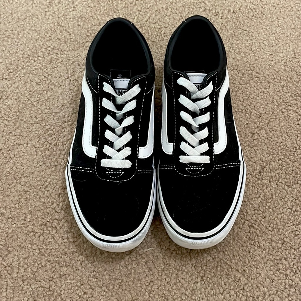 Black low top Vans Size women 7